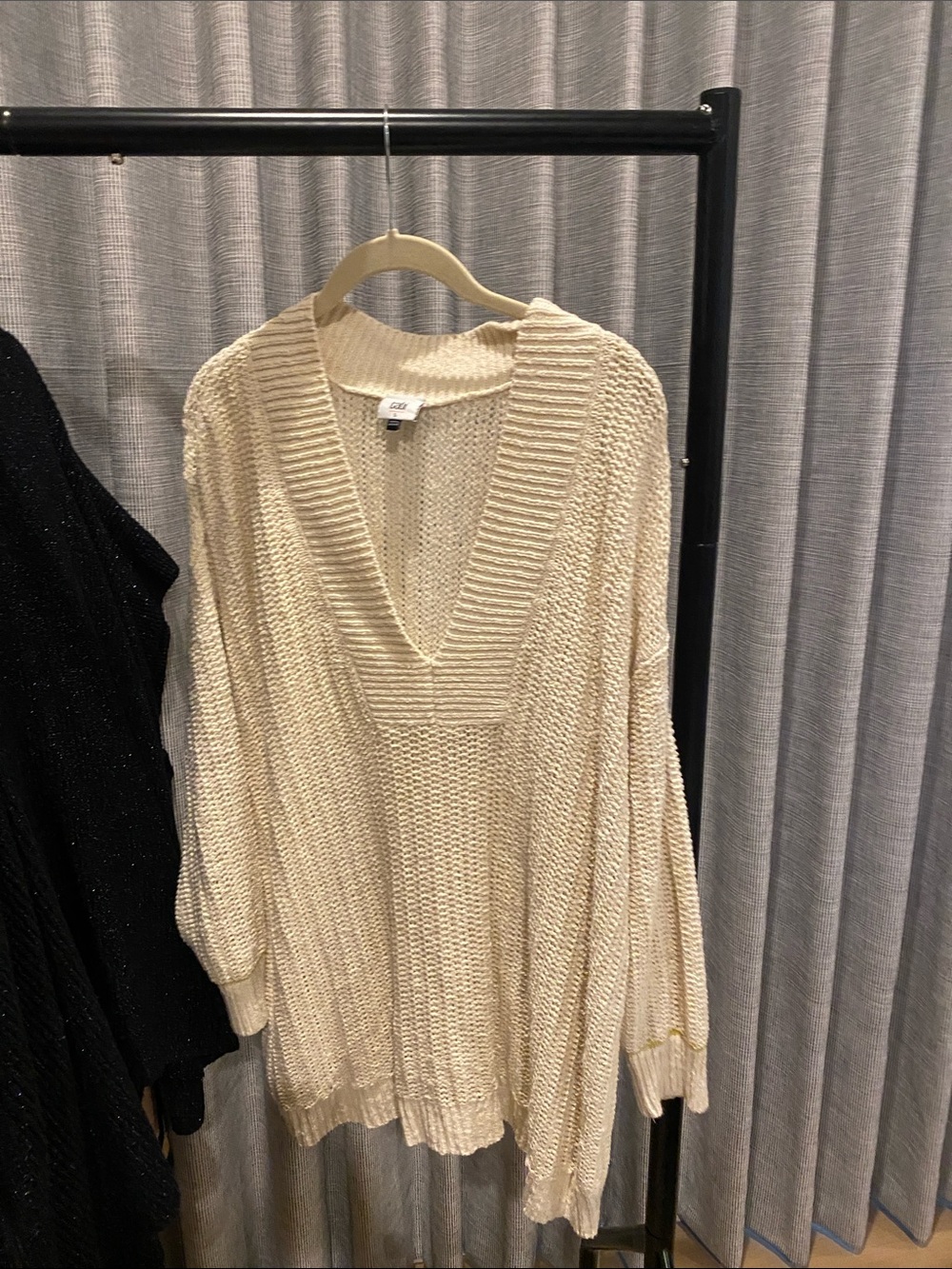 Cabi Deep V-neck Long Sleeve Sweater